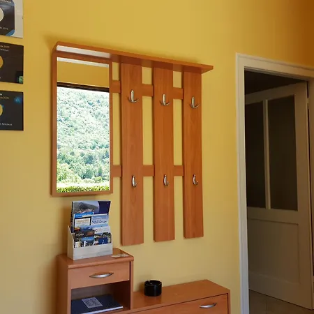 Apartment Apartments & Rooms Mikleus *