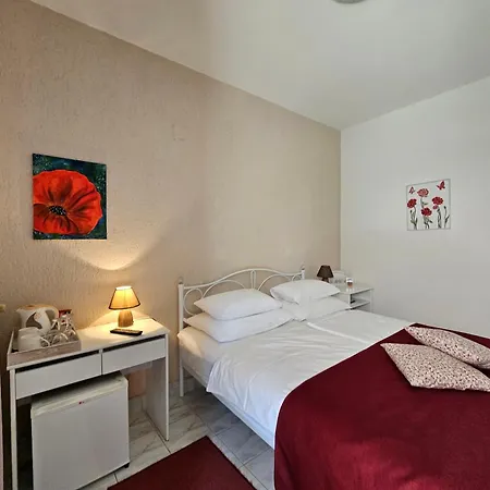 Apartments & Rooms Mikleus * Moscenicka Draga