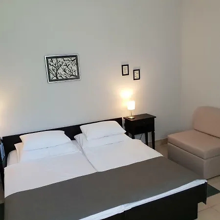 Apartment Apartments & Rooms Mikleus *